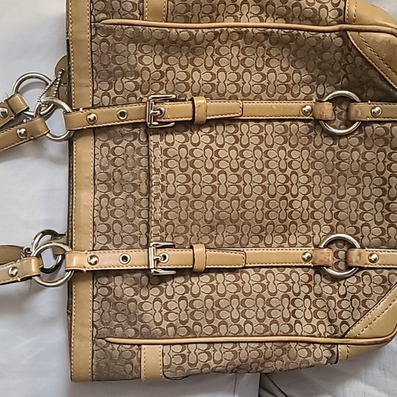 Medium coach shoulder bag brown. 10 in wide 8 in deep - Picture 2 of 5